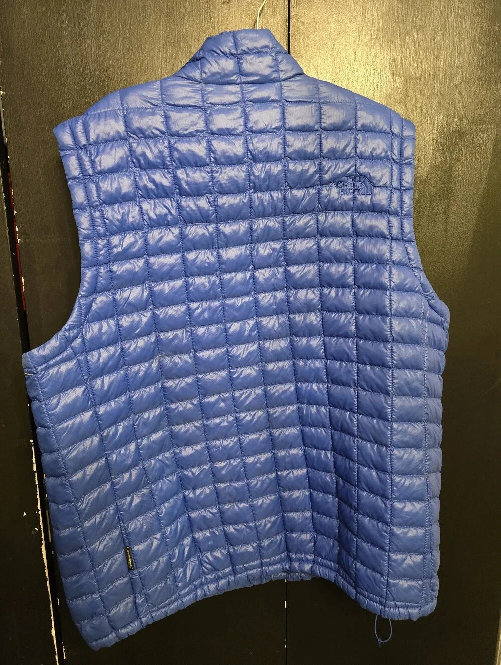 The North Face Men's Thermoball Quilted Vest w/ a full-zip front closure  XXL